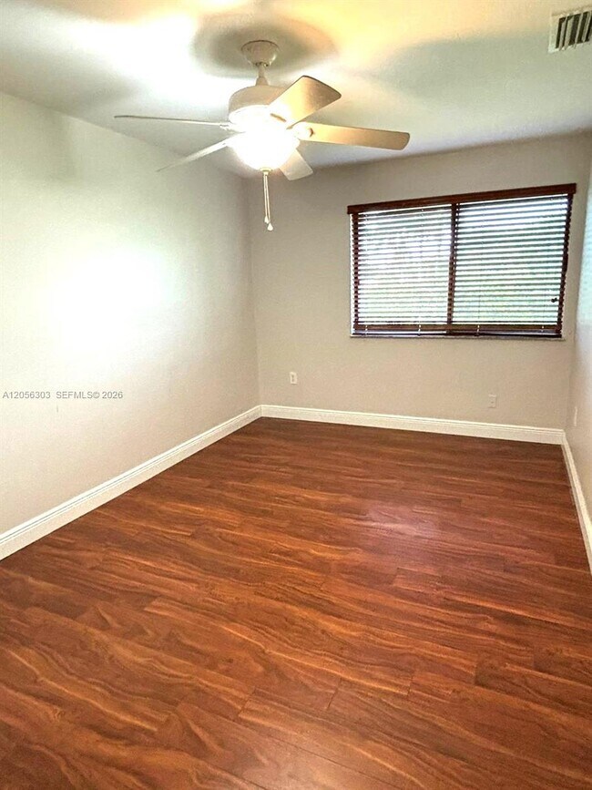 Building Photo - 613 Patio Village Way