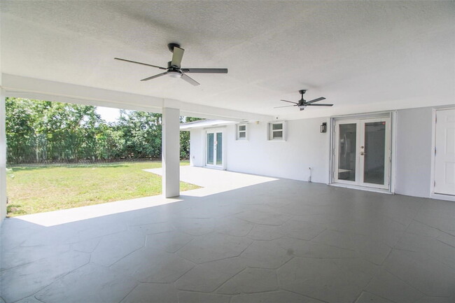 Building Photo - 9680 SW 77th St
