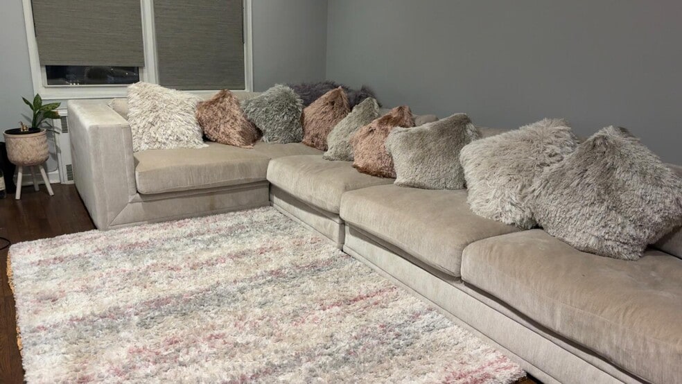 Building Photo - 510 Dubois Ave