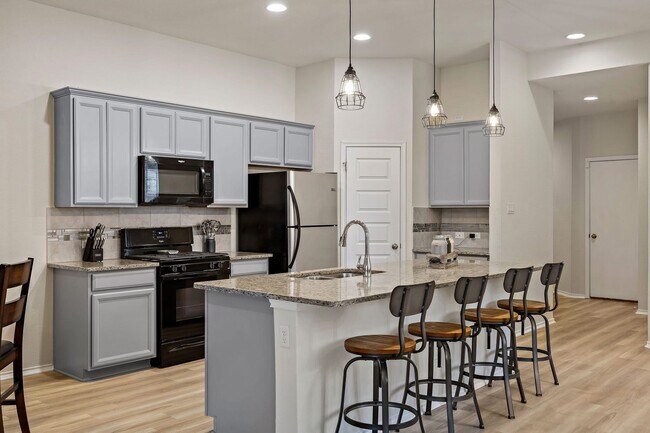 Building Photo - 301 Normal School Way