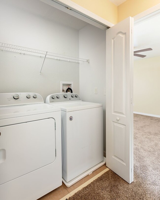 Building Photo - PRISTINE CLEAN 3 BDRM TOWNHOUSE IN SANFORD!