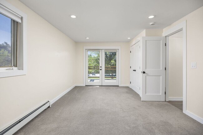 Building Photo - 5 bed 3.5 Bath Home in North Boulder W/Large Backyard, Swimming Pool & Jacuzzi!