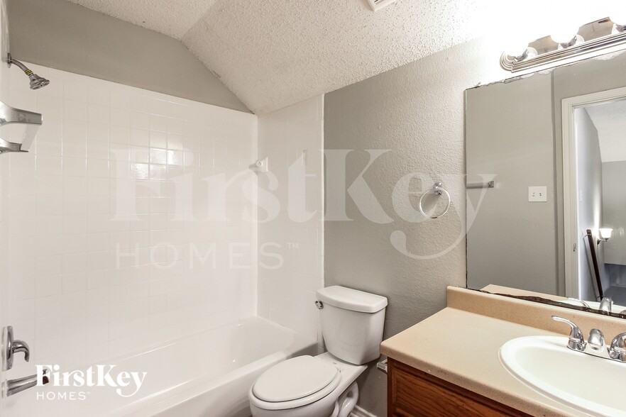 Building Photo - 10244 Budtime Ln