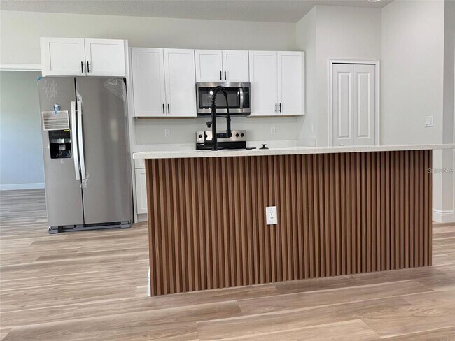 Building Photo - 2336 SW 168th Loop