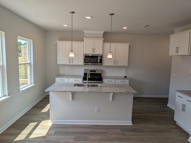 Building Photo - 1518 Tamarisk Ln