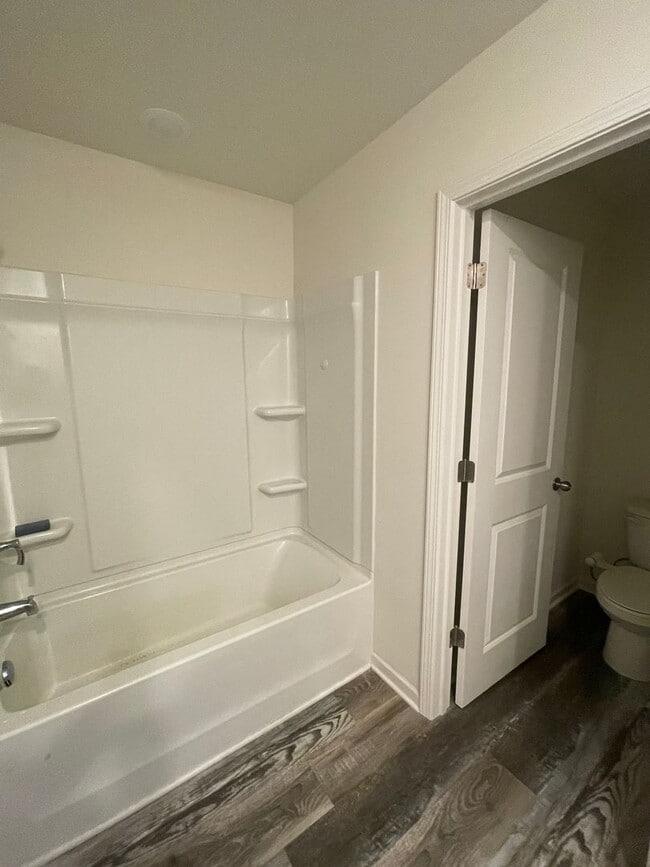 Building Photo - Welcome to this stunning 3-bedroom, 2.5-ba...