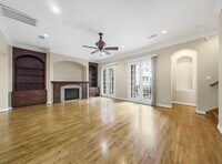 Building Photo - 2736 Cortlandt St