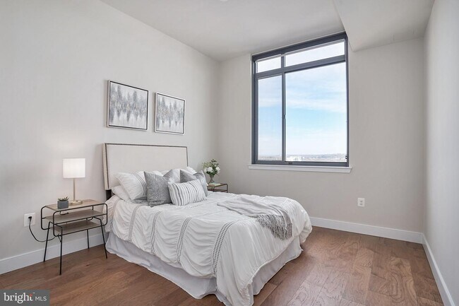 Building Photo - 2000 Clarendon Blvd