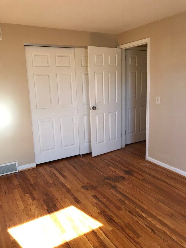 Building Photo - 7028 Newbridge Dr