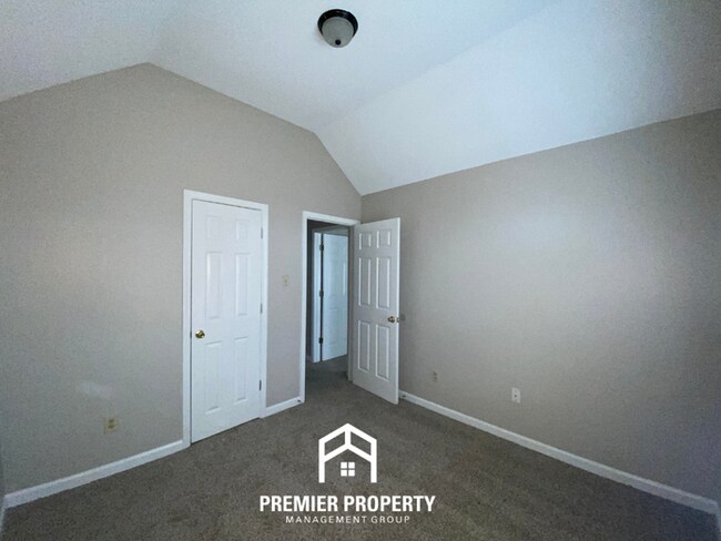 Building Photo - 5950 Chadwell Rd