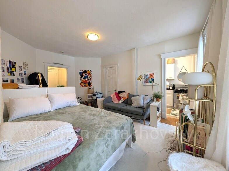 Building Photo - 74 Brainerd Rd