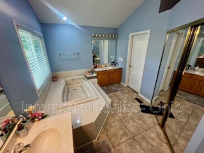 Building Photo - 2449 Anderson Manor Ct