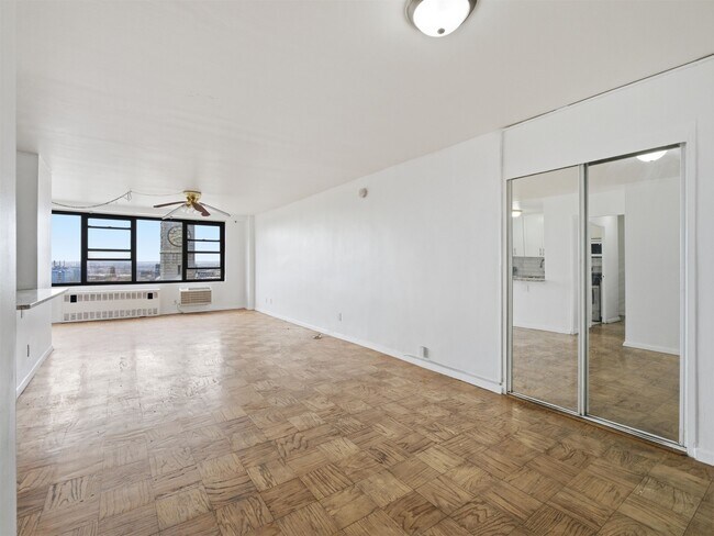 Building Photo - 10 Huron Ave