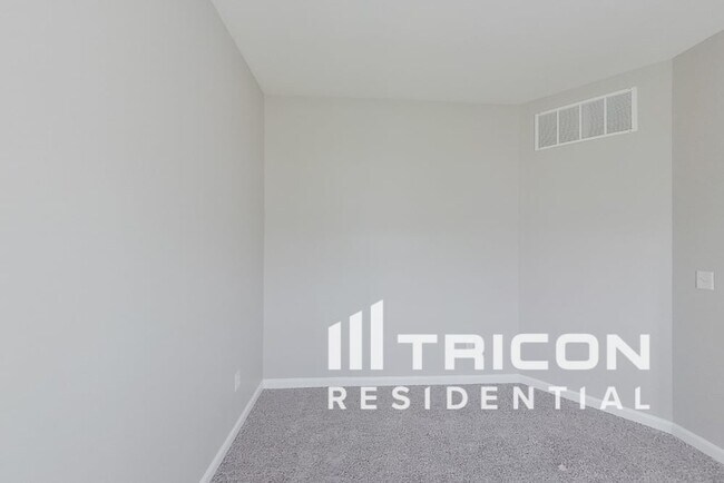 Building Photo - 507 Fortress Ct