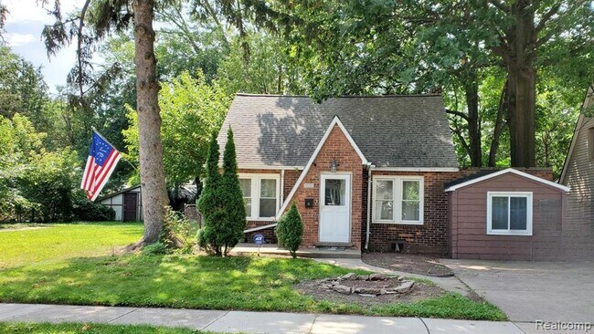 Primary Photo - 21612 Harper Lake Ave