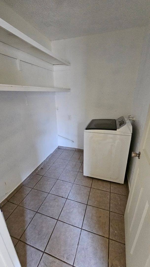 Building Photo - Available Now | 3 Bd 1 Ba Home in East Bak...