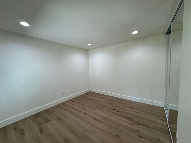 Building Photo - Updated Brentwood model in Leisure Village