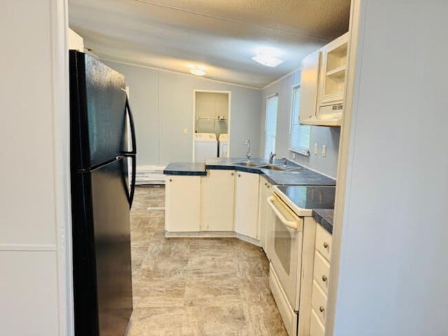 Building Photo - Old Maco Road