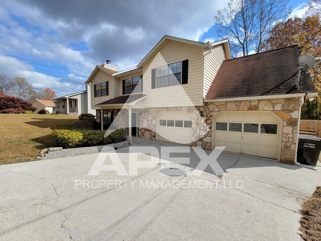 Building Photo - Beautifully Refinished 4 Bd / 2.5 Ba Singl...