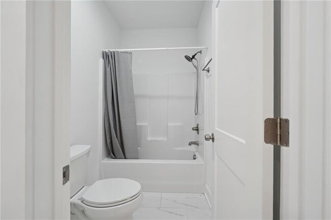 Building Photo - 2049 Chestnut Oak Trl