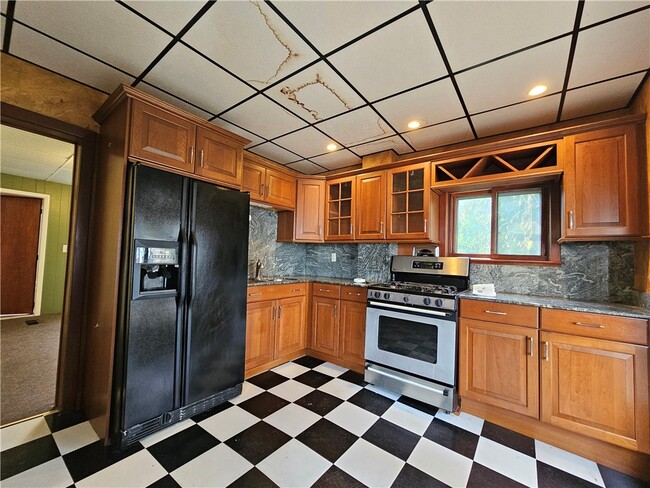Building Photo - 54 Bemis Ave