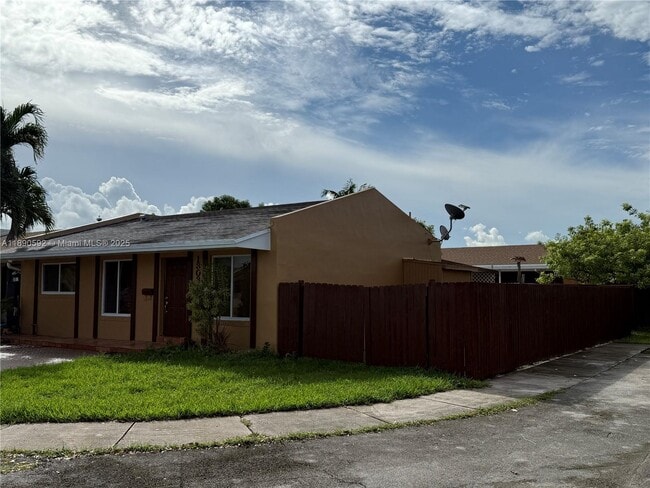 Primary Photo - 13030 SW 49th Terrace