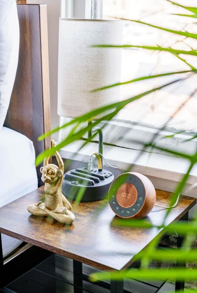 Building Photo - 575 1/2 City Park Avenue-SI ID1265608P