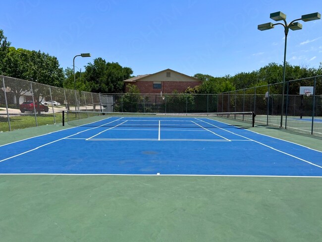 Building Photo - 8858 Roquefort