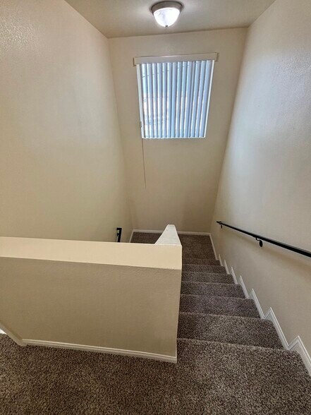 Building Photo - 216 E 97th St