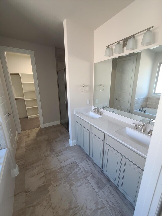 Building Photo - 10317 Linger Ln