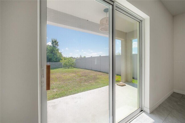 Building Photo - 17042 Oval Rum Dr