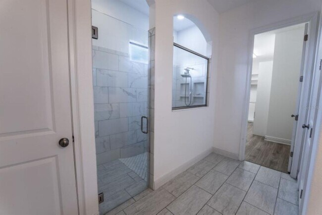 Building Photo - 913 Buckhurst Dr