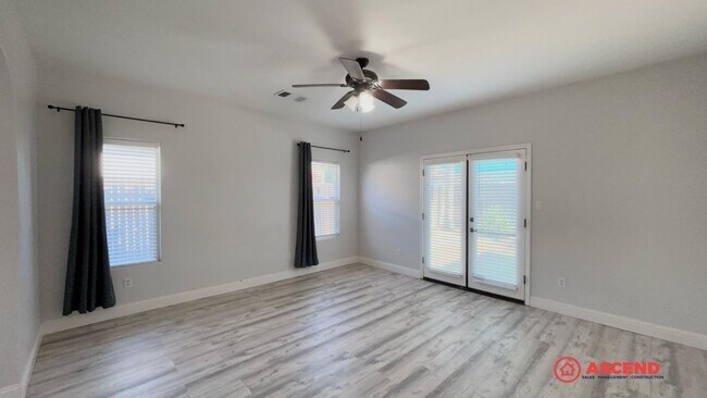 Building Photo - Stunning 3 Bedroom Home In Rosedale!