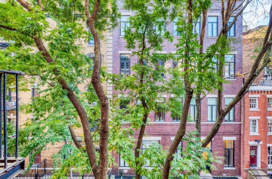 Building Photo - 52 Barrow St