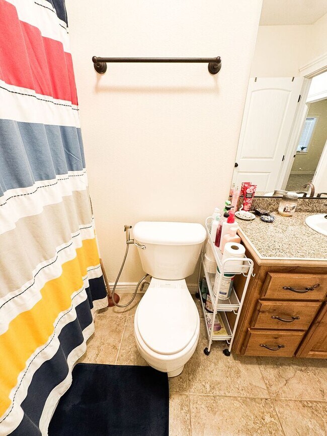 Building Photo - Beautiful Custom Home For Rent In Rexburg!