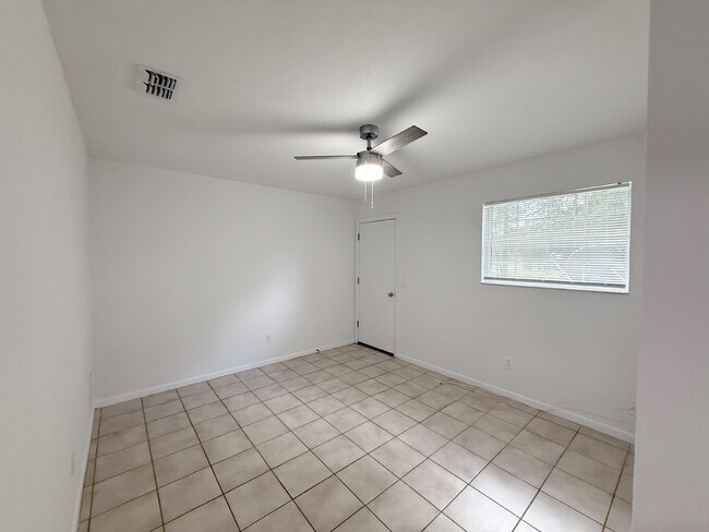 Building Photo - 3815 Osprey Cir