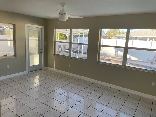 Building Photo - 8504 43rd Ave Dr W