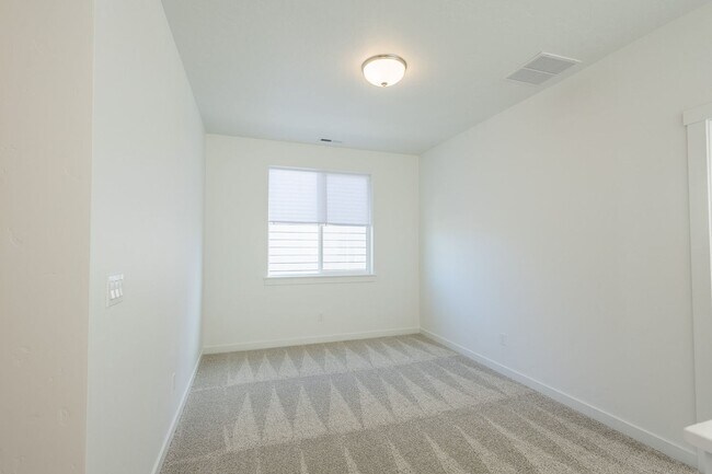 Building Photo - Brand New Home in an Amenity Filled Neighborhood