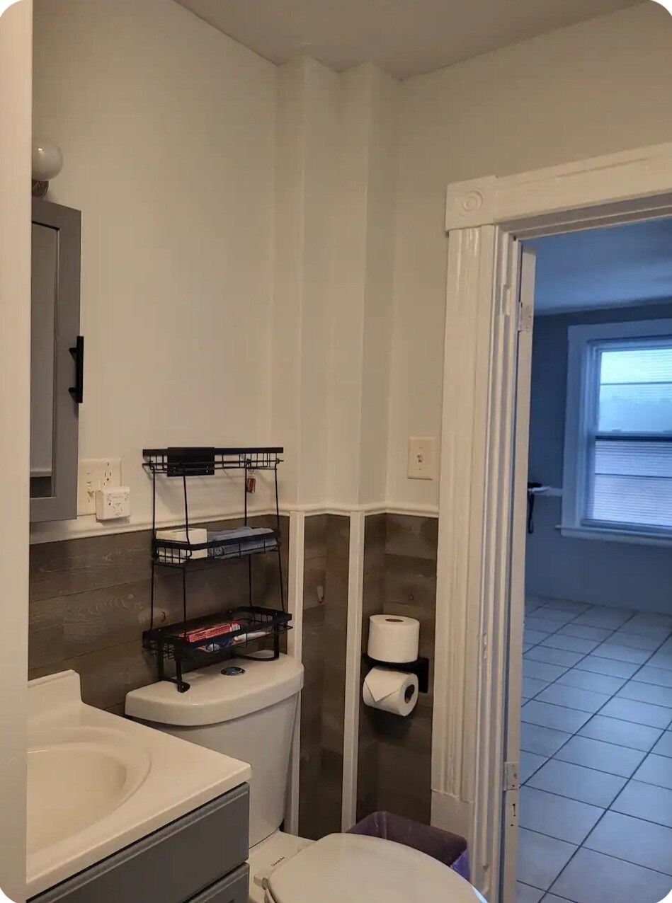 Building Photo - 9 Reeves St