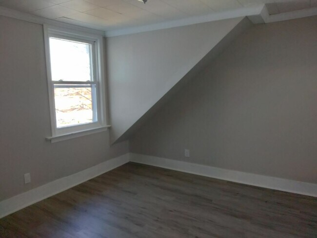 Building Photo - 1337 Washington St