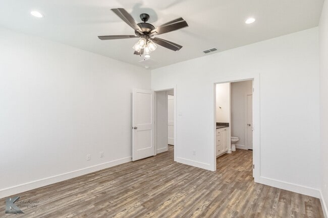 Building Photo - NEWER CONSTRUCTION! 3 bedroom, 2 bath, 2 car garage