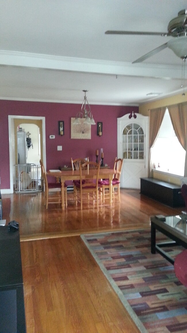 Building Photo - 11 Euston St