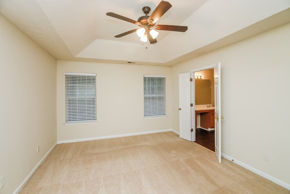 Building Photo - 3425 Sandlake Dr SW