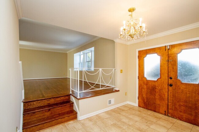 Building Photo - 13308 Fort Washington Rd