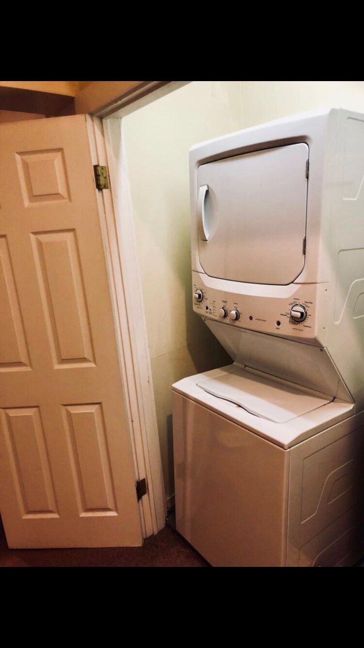 Building Photo - 2306 Sidney St