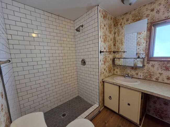 Building Photo - 2/bed 2/bath Single Wide Mobile located in...