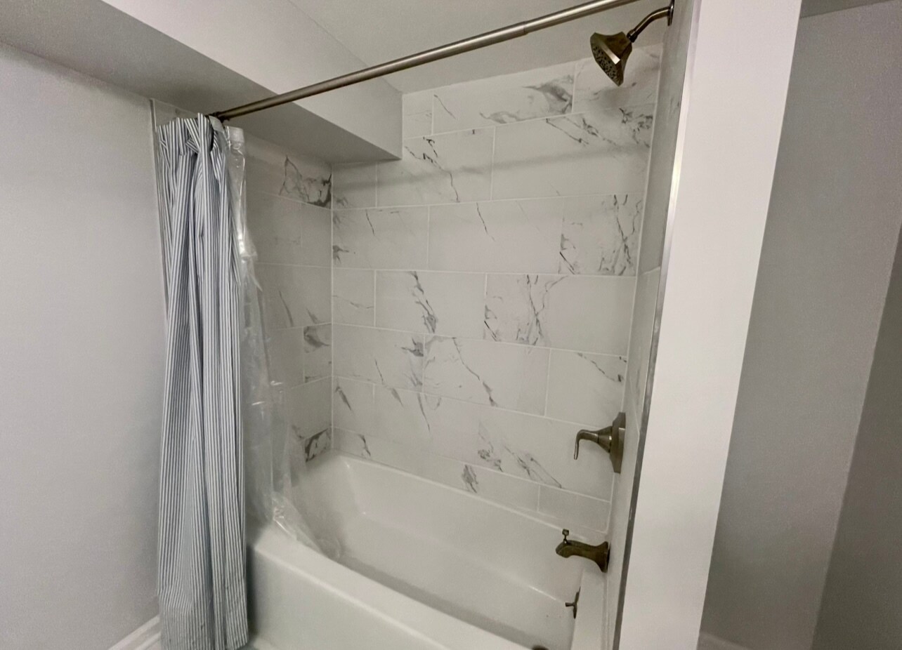 Bathroom - 2314 S Seeley Ave