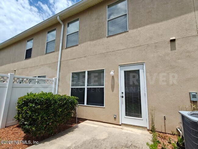 Building Photo - 1500 Calming Water Dr