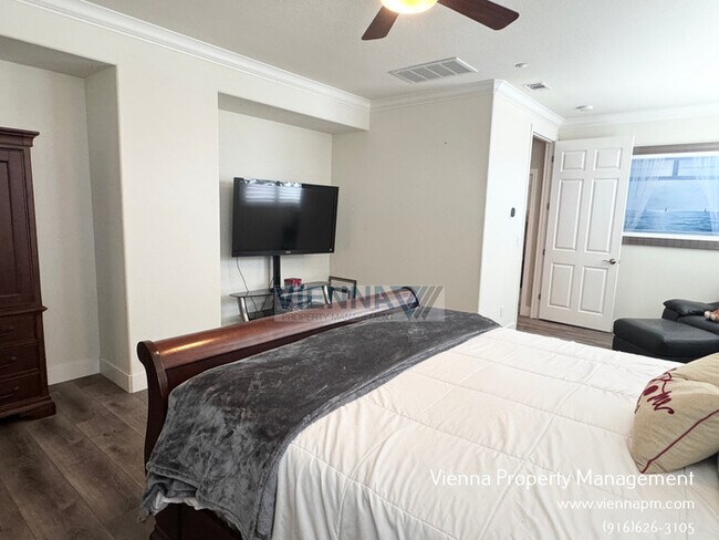 Building Photo - 2169 Mount Errigal Pl