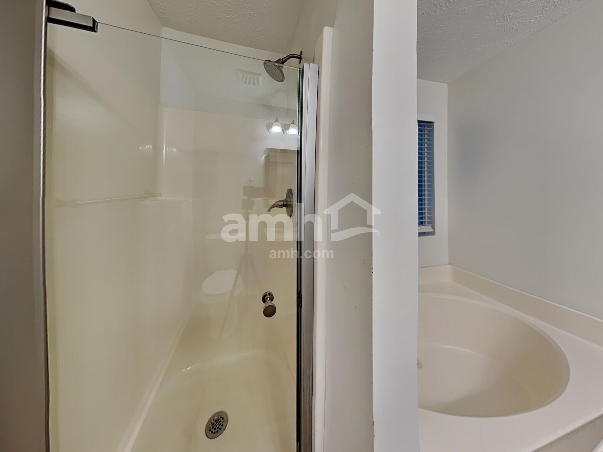 Building Photo - 755 Allen's Landing Dr SE